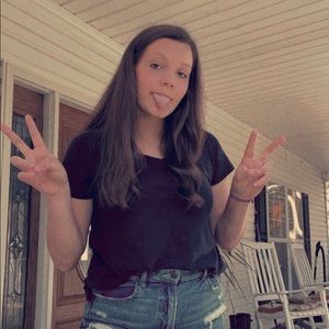 Meet your Posher, Lauren